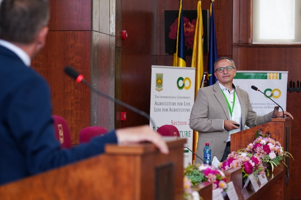 0041F80C0E88-1E9A-418D-4E35-DD9213E66897.jpg